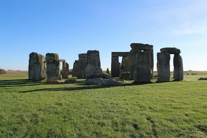 Windsor Castle, Stonehenge & Roman Baths — Full-Day Historical Drive from London photo 2