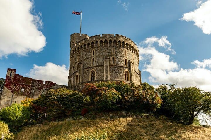 Windsor Castle, Stonehenge & Roman Baths — Full-Day Historical Drive from London photo 4