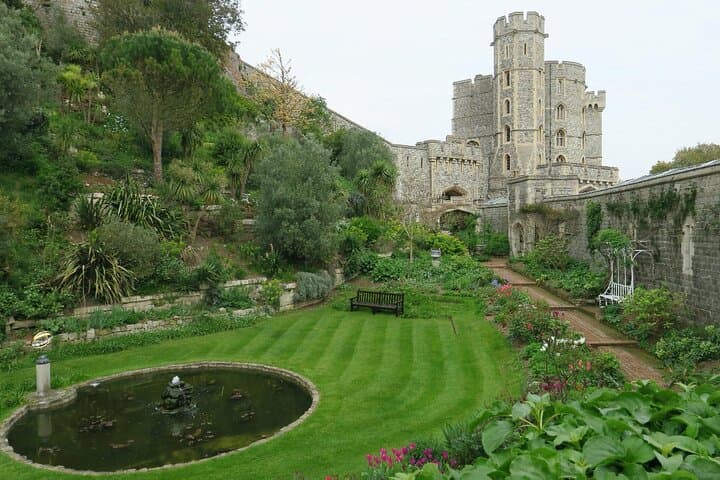 Windsor Castle, Stonehenge & Roman Baths — Full-Day Historical Drive from London photo 5