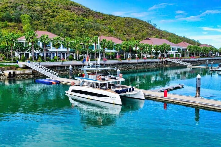 Marmoris Luxury Yacht Sunset Cruise in Nha Trang Bay