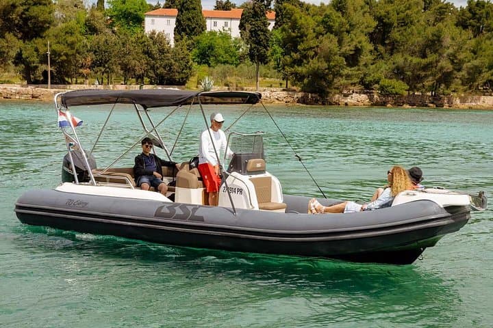 Private Speedboat Tour to Ugljan, Ošljak & Kostanj Beach from Zadar photo 2
