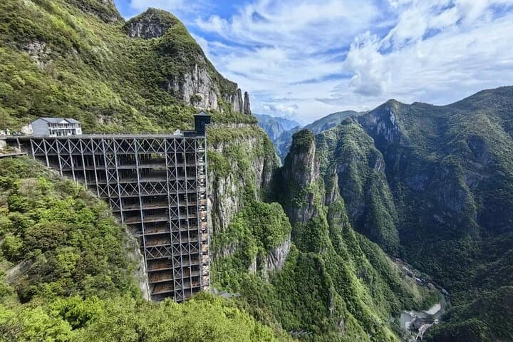 Hidden Yangtze Gorges Road Trip: 4-Day Chongqing Private Tour photo 3