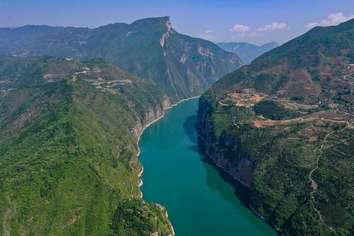 Hidden Yangtze Gorges Road Trip: 4-Day Chongqing Private Tour photo 5