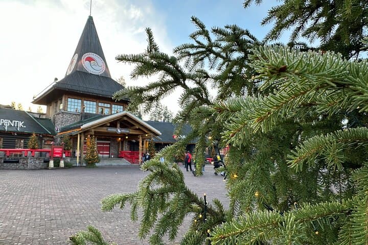 Ranua Zoo & Santa Claus Village Day Trip from Rovaniemi — Meet Reindeer and Cross the Arctic Circle