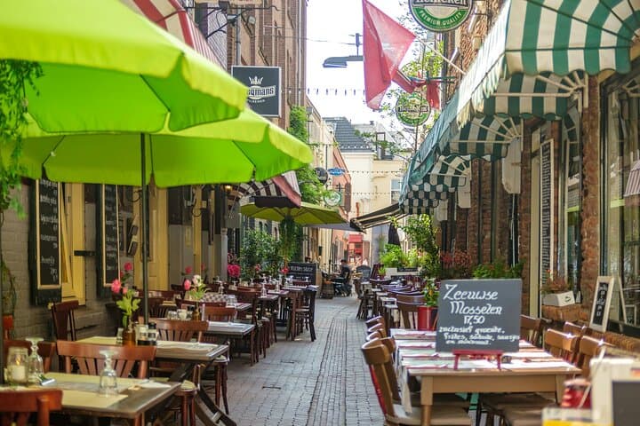 Arnhem WWII Resistance Quest: Self-Guided Historical Adventure