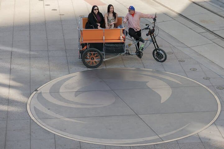 Explore Downtown Phoenix by Pedicab: Personalized Guided Tours photo 2