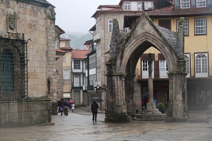 Medieval Guimarães Legends Quest: Self-Guided Exploration Game and Tour