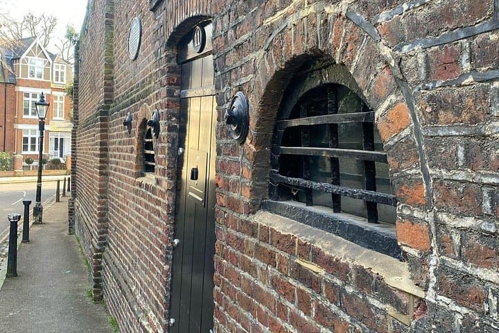 Historic Homes of Hampstead Village Guided Walking Tour photo 5