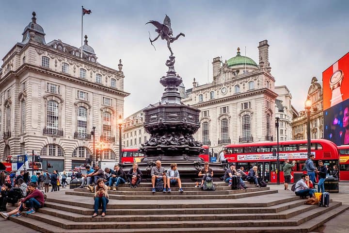 Heart of London Rickshaw Tour: Private 2-Hour Guided Pedicab Experience photo 3