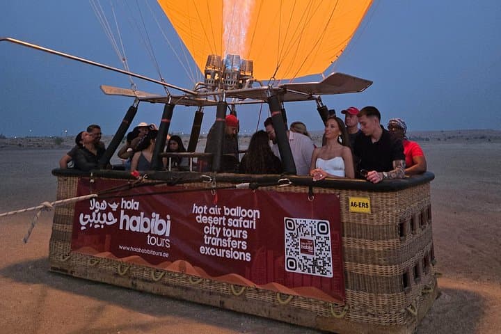 Sunrise Hot Air Balloon Over Dubai Desert: Love Lake & Wildlife Flight photo 3