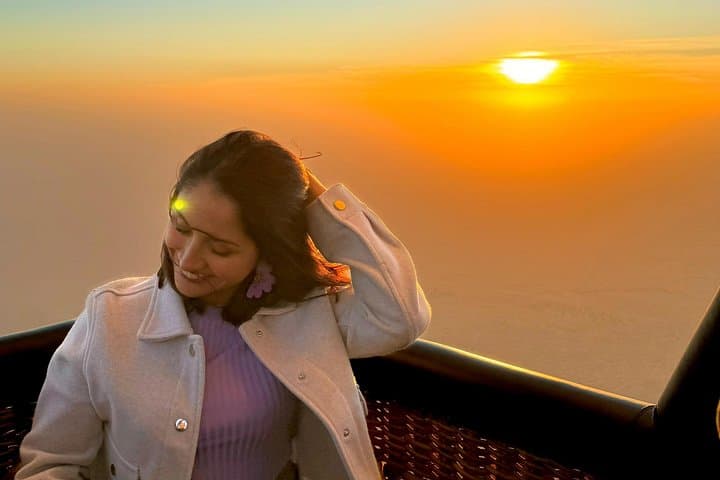 Sunrise Hot Air Balloon Over Dubai Desert: Love Lake & Wildlife Flight photo 4