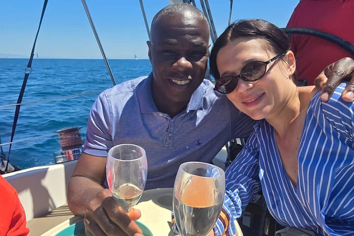 Barcelona 1-Hour Sailing Tour: Yacht Cruise from Port Olímpic with Drinks photo 3