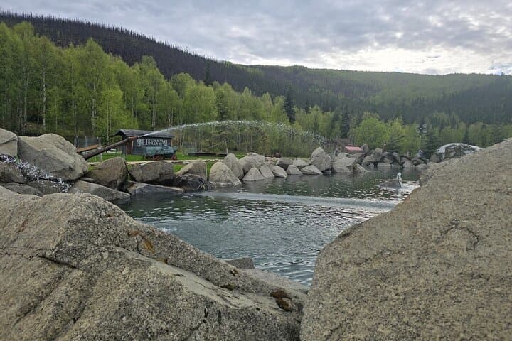 Midnight Sun Soak and Aurora Ice Museum: Chena Hot Springs Day Tour from Fairbanks