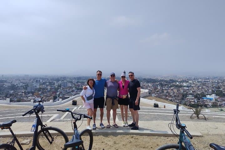 Coastal Bike Tour of Miraflores, Barranco & Morro Solar — Lima's Scenic Ride photo 2