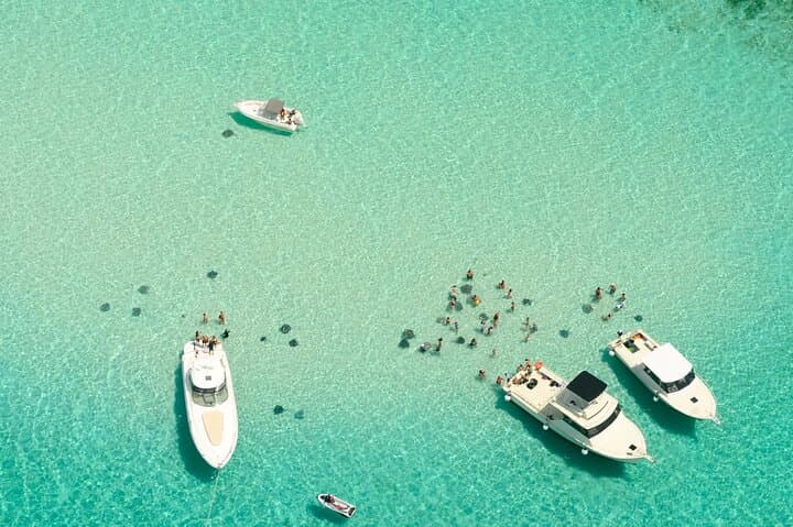Private Airport Transfer to Grand Cayman’s Western District photo 4