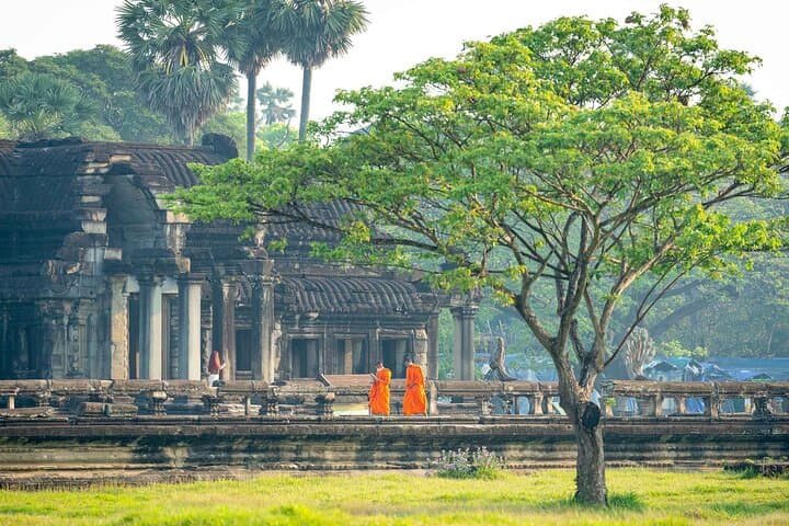 Angkor Wat Sunrise Tour: Sunrise at Angkor Wat, Ta Prohm & Bayon in Siem Reap photo 6
