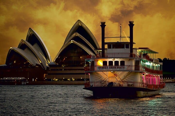 Paddlewheeler Cabaret Dinner Cruise on Sydney Harbour photo 6