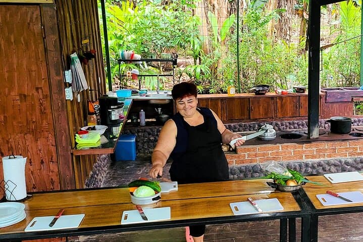 La Fortuna Farm Cooking Class and Night Frog Walk: Farm-to-Table Culture & Rainforest Wildlife