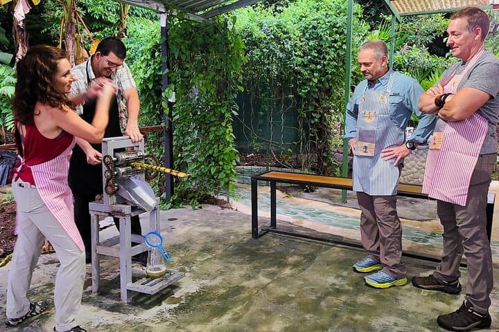 La Fortuna Farm Cooking Class and Night Frog Walk: Farm-to-Table Culture & Rainforest Wildlife photo 5