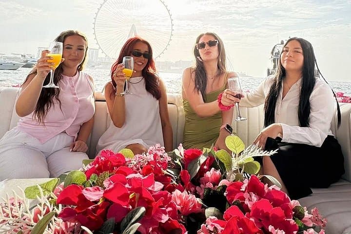 Private Dubai Marina Flower Boat Tour: JBR, Bluewaters & Ain Dubai Sightseeing Cruise photo 3