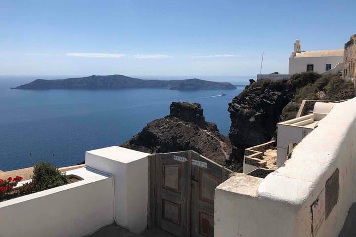 Imerovigli to Fira Caldera Walk — 90-Minute Santorini Guided Hike photo 2