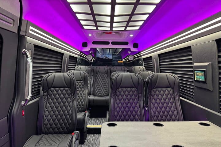 Luxury Sprinter Transfer Between Honolulu Airport, Waikiki & Cruise Terminal photo 2