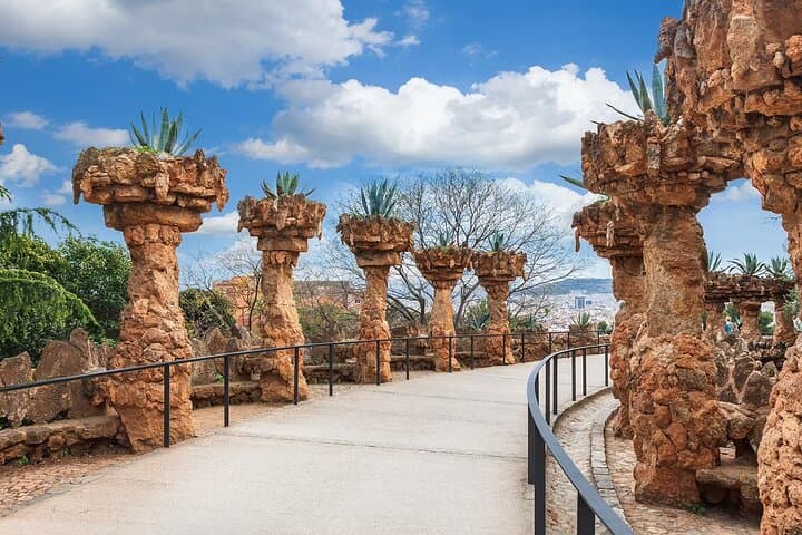 Explore Park Güell: Gaudí’s Mosaic Park and Panoramic Barcelona Views