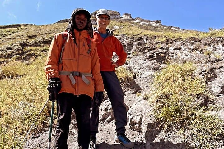 7-Day Luxury Safari: Serengeti, Ngorongoro & Tarangire Wildlife Adventure photo 4