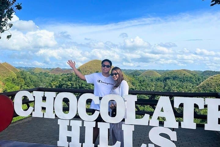 Bohol Chocolate Hills, Tarsiers & Loboc River: One-Day Countryside Tour photo 3