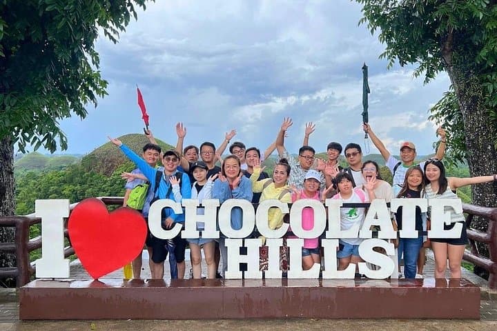 Private Bohol Countryside Tour: Chocolate Hills, Tarsiers & Loboc River photo 2