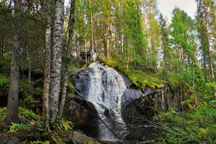 Korouoma Canyon Wilderness Hike — Arctic Gorge Day Hike from Rovaniemi