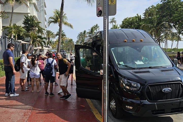 Miami Insider Small-Group City Tour & Biscayne Bay Boat Cruise photo 2