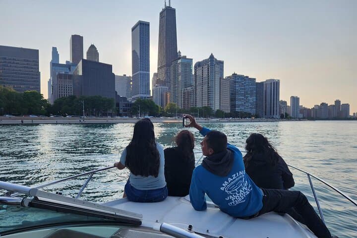 Exploring Chicago from Water: Private Boat Tours on the Chicago River and Lake Michigan photo 3