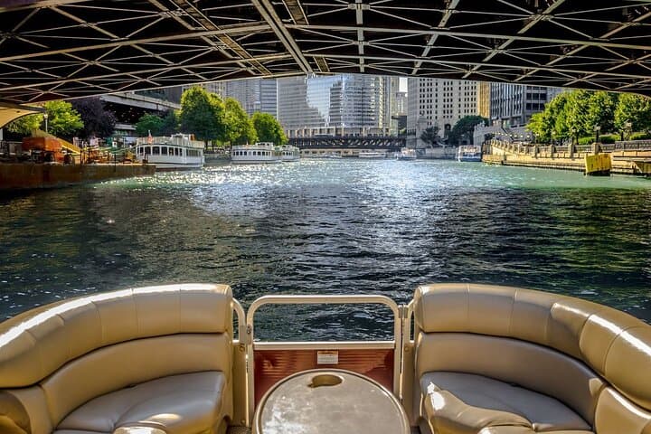 Exploring Chicago from Water: Private Boat Tours on the Chicago River and Lake Michigan photo 6