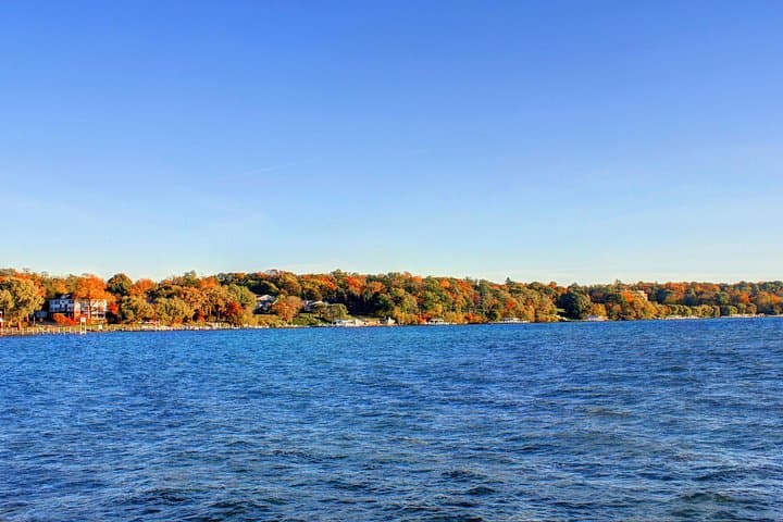 Lake Geneva & Anderson Japanese Gardens Day Trip from Chicago: Shore Path, Boat Cruise & Tranquil Gardens