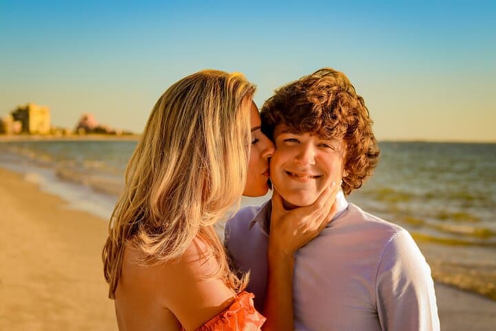 Sunset Beach Portraits: 30-Minute Express Photoshoot on St. Pete Beach photo 5