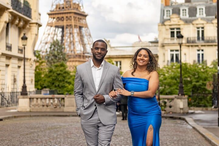 Eiffel Tower Photoshoot: 30-Minute Professional Paris Photography Session photo 4
