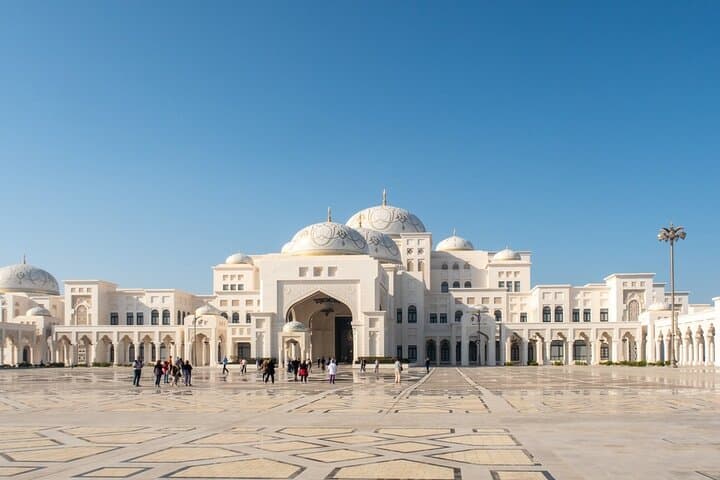 Full-Day Abu Dhabi City Shared Tour: Sheikh Zayed Grand Mosque, Corniche & Heritage Village photo 4