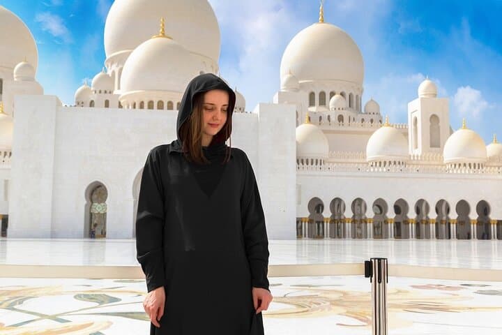Full-Day Abu Dhabi City Shared Tour: Sheikh Zayed Grand Mosque, Corniche & Heritage Village photo 3