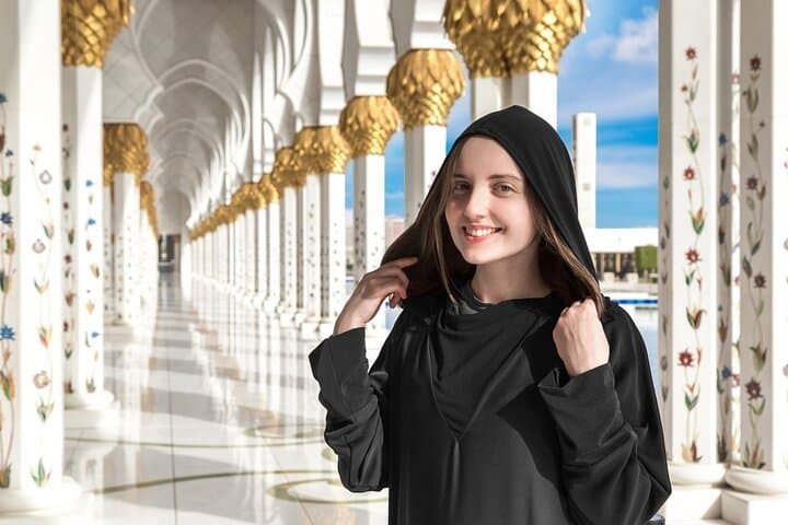Full-Day Abu Dhabi City Shared Tour: Sheikh Zayed Grand Mosque, Corniche & Heritage Village photo 2