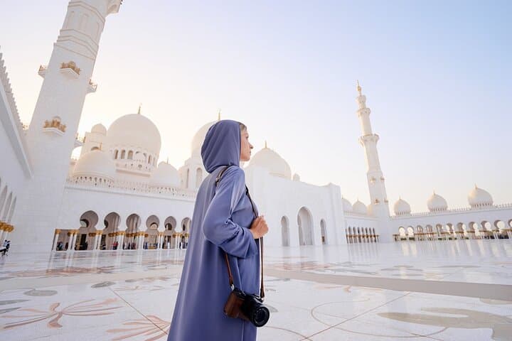 Full-Day Abu Dhabi City Shared Tour: Sheikh Zayed Grand Mosque, Corniche & Heritage Village