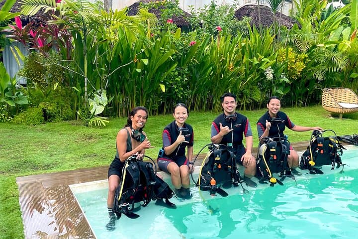 Discover Scuba Diving in Siargao: Intro PADI Dive to 40ft
