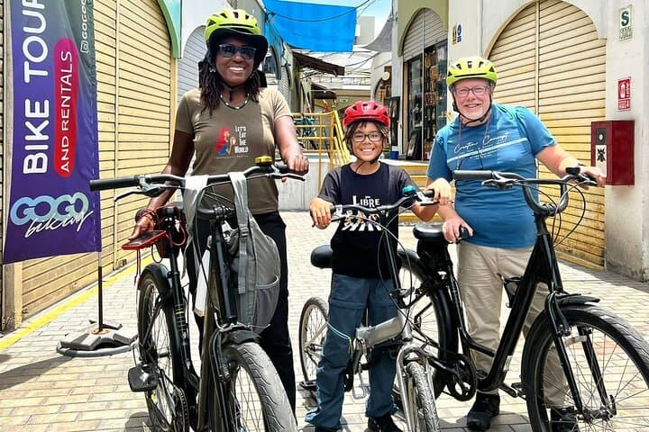 Miraflores Electric Scooter Rental & Café Ride — Explore Lima’s Malecón by E‑Scooter photo 3