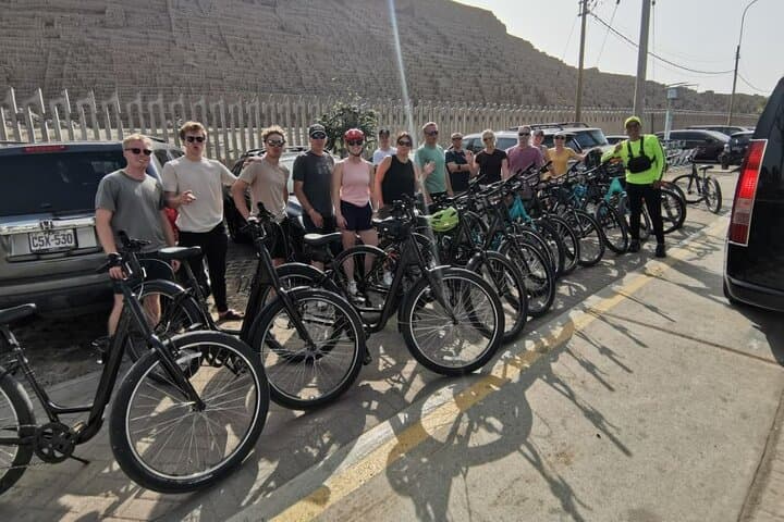 Miraflores Electric Scooter Rental & Café Ride — Explore Lima’s Malecón by E‑Scooter photo 4