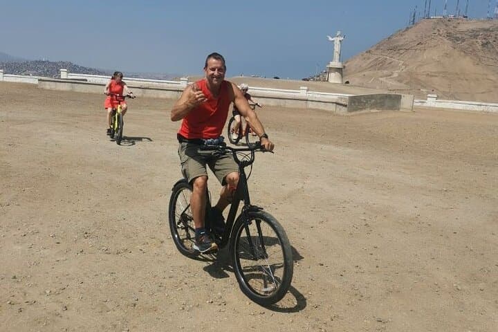 Miraflores Electric Scooter Rental & Café Ride — Explore Lima’s Malecón by E‑Scooter photo 5