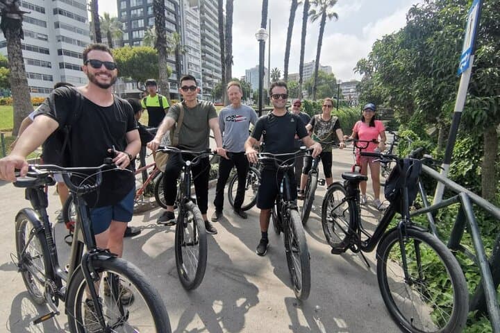 Miraflores Electric Scooter Rental & Café Ride — Explore Lima’s Malecón by E‑Scooter photo 6