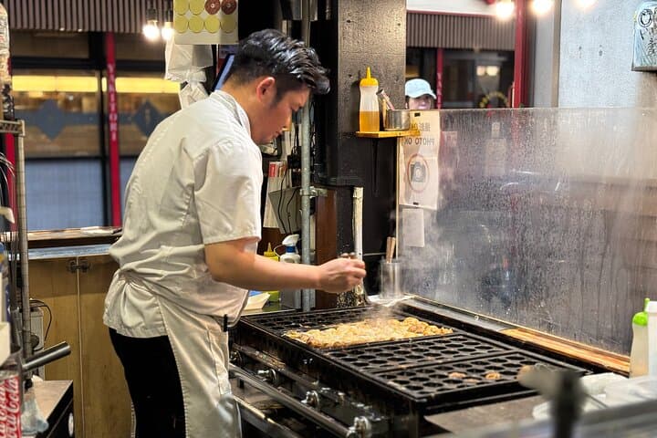 Osaka Night Walk: Umeda Izakaya & Underground Pub Crawl photo 5