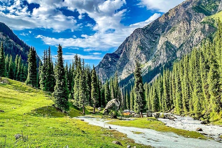 9-Day Private Kyrgyzstan Tour — Issyk‑Kul, Jeti‑Oguz & Burana Tower