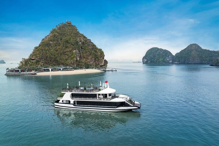 Ha Long Bay Day Cruise from Hanoi: Kayak, Buffet & Sunset Party photo 4