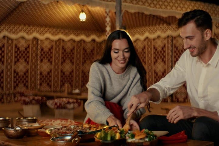Heritage Desert Safari in Vintage Land Rover — Dubai Dinner & Falconry photo 4